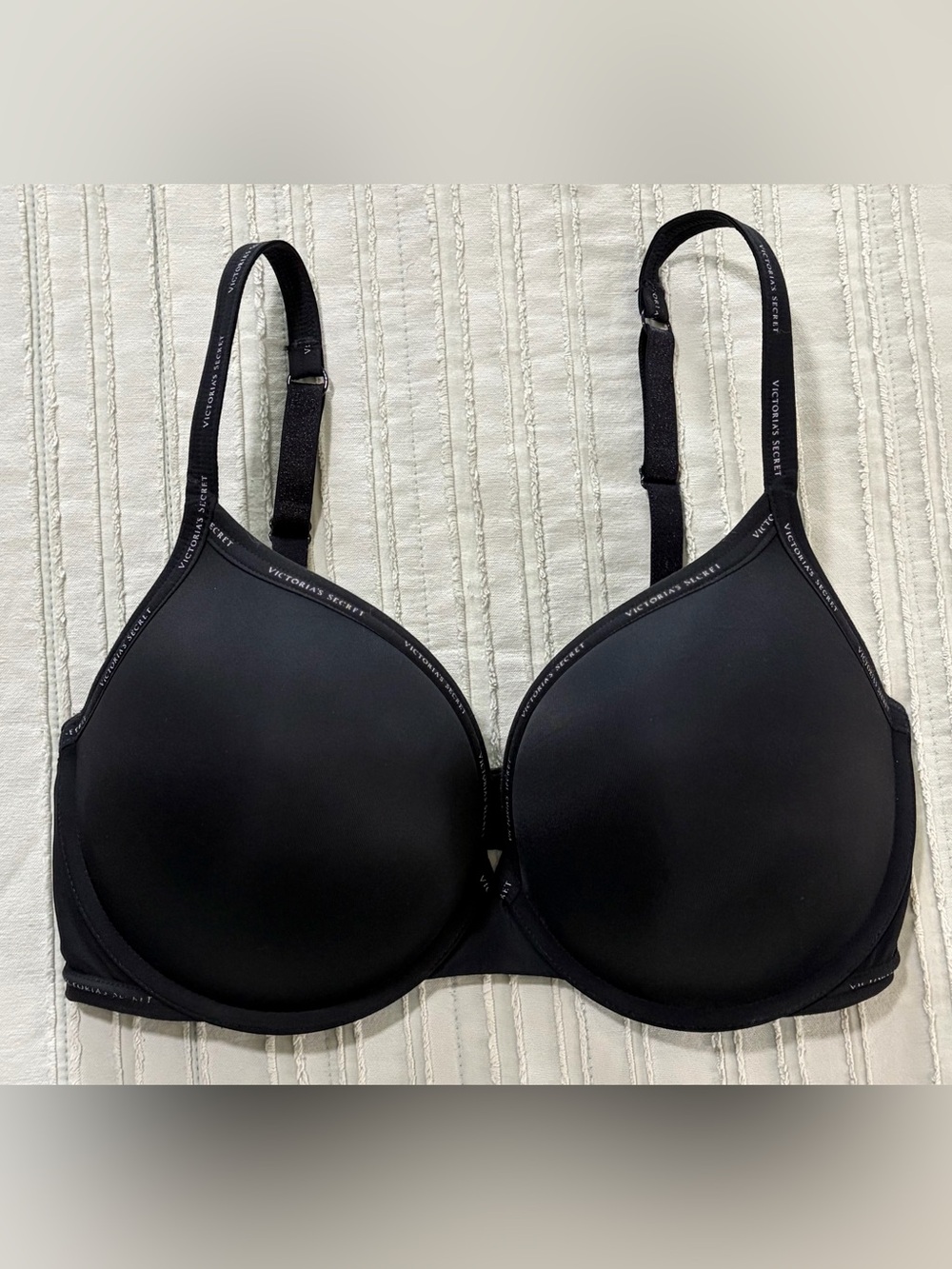 Victoria's Secret Black Molded T-Shirt Bra